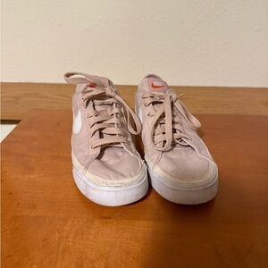 Nike Women's Blush Pink Sneakers Court Legacy